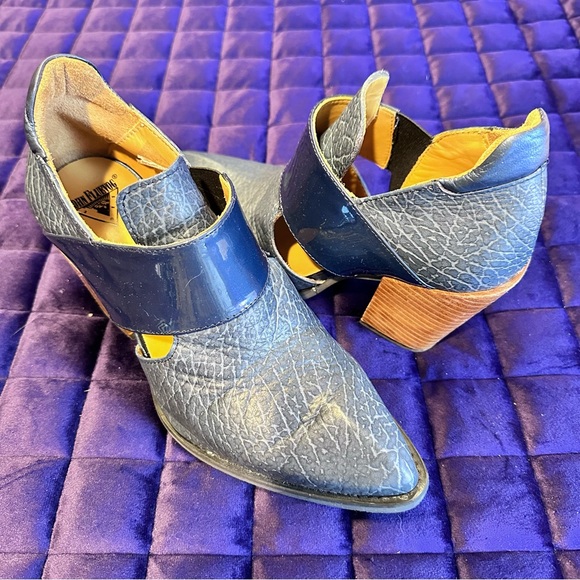 BUNDLED - Fluevog Entrance Room 502 Navy Heeled Ankle Boots - Picture 2 of 10